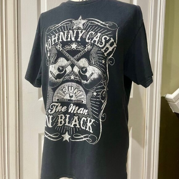 Y2k 90’ Johnny Cash Tshirt distressed The Man in Black Sz L Biker Goth core - Picture 5 of 9